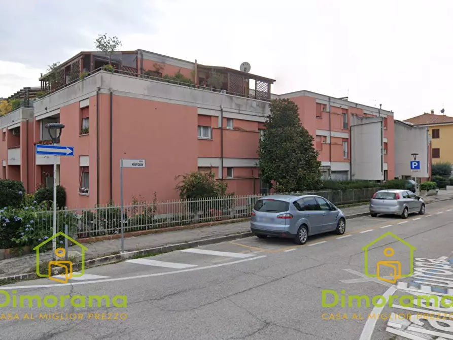 Immagine 1 di Appartamento in vendita  in Via F.lli Rinaldi 1 a Fossombrone