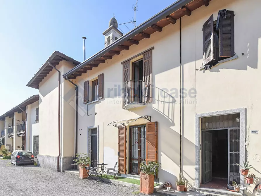 Immagine 1 di Appartamento in vendita  in VIA MOZART a San Giorgio Su Legnano