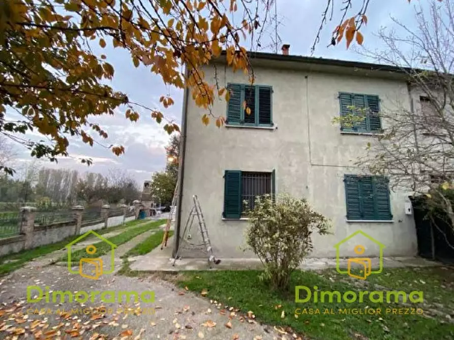 Immagine 1 di Villa in vendita  in Via Ferrarese  (loc. Zerbinate) a Bondeno