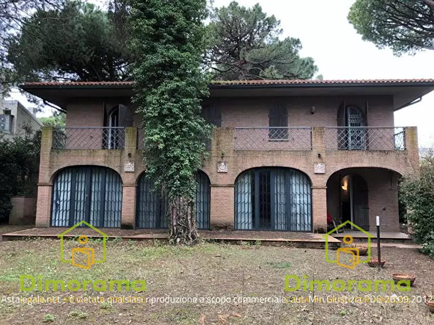 Immagine 1 di Villa in vendita  in Viale Verdi 35 a Cervia