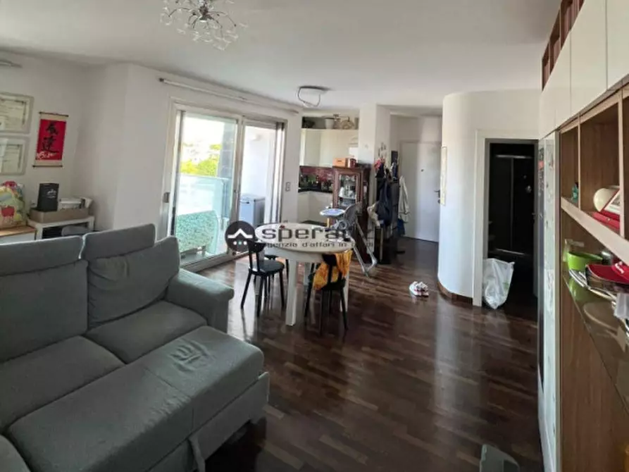 Immagine 1 di Appartamento in vendita  in via IV Novembre a Fano