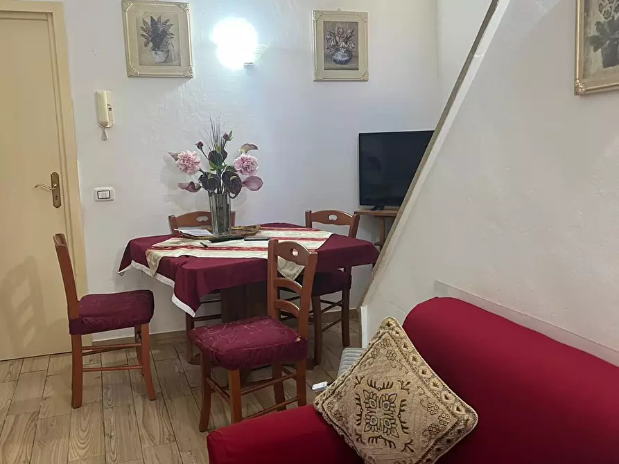 Immagine 1 di Appartamento in vendita  in Via Calderisi n. 50 e n. 52 a Andria