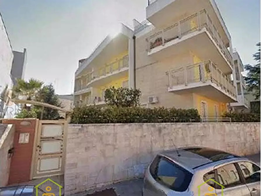 Immagine 1 di Appartamento in vendita  in Via Modugno 43/ VIa Cav. Giuseppe Cazzolla 39 a Bitonto