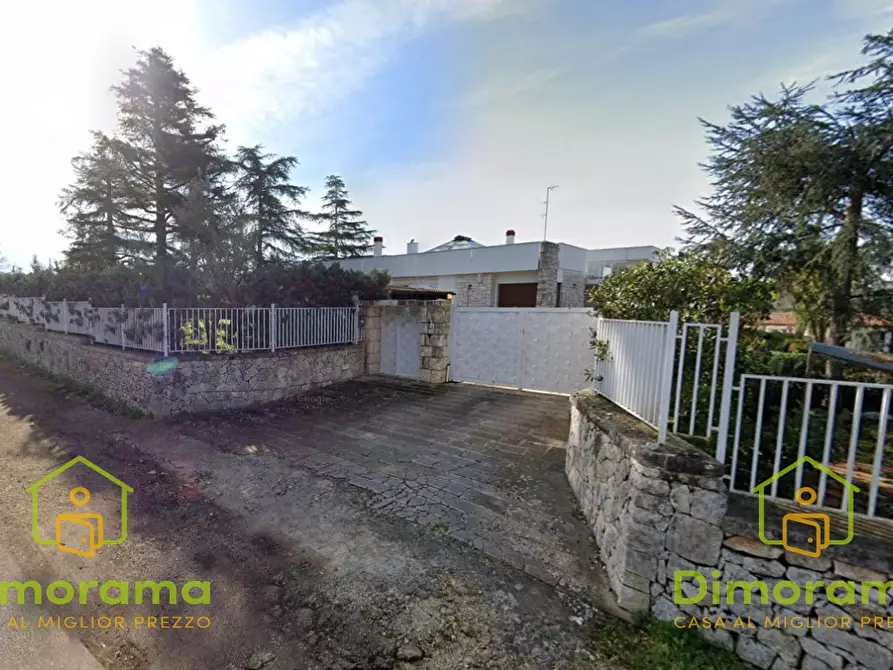 Immagine 1 di Villa in vendita  in Via Alberobello 50 a Castellana Grotte