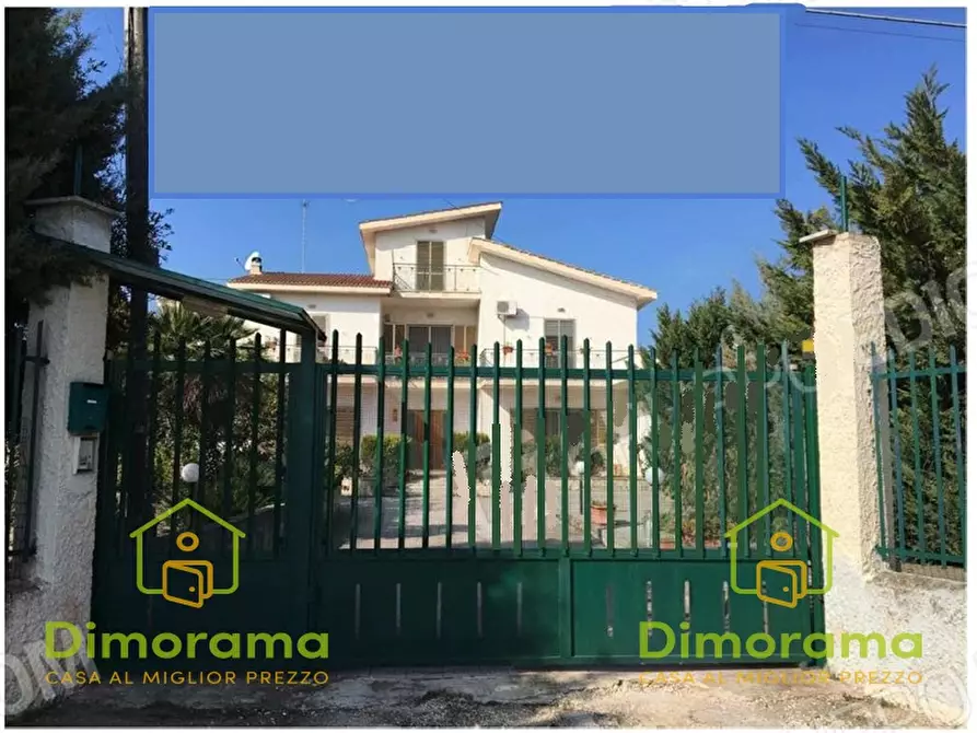 Immagine 1 di Villa in vendita  in Viale Giovanni XXIII n. 225  Strada Provinciale 91 Bitonto-S.Spirito a Bitonto