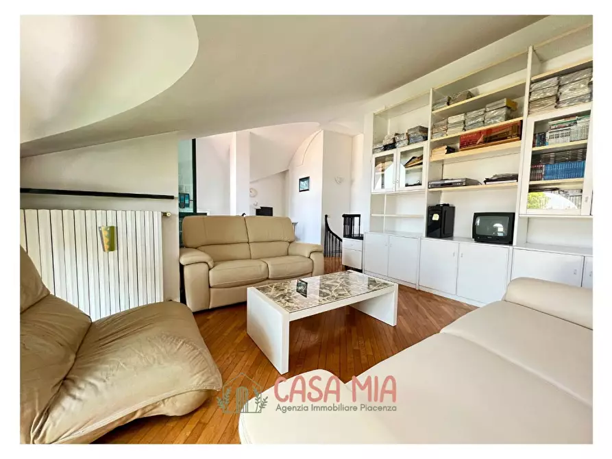 Immagine 1 di Appartamento in vendita  in Via Don Milani a Agazzano
