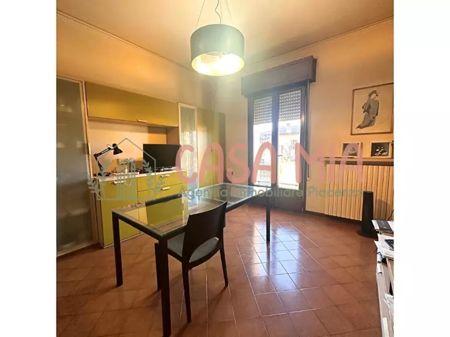 Immagine 1 di Appartamento in vendita  in via roma a Agazzano