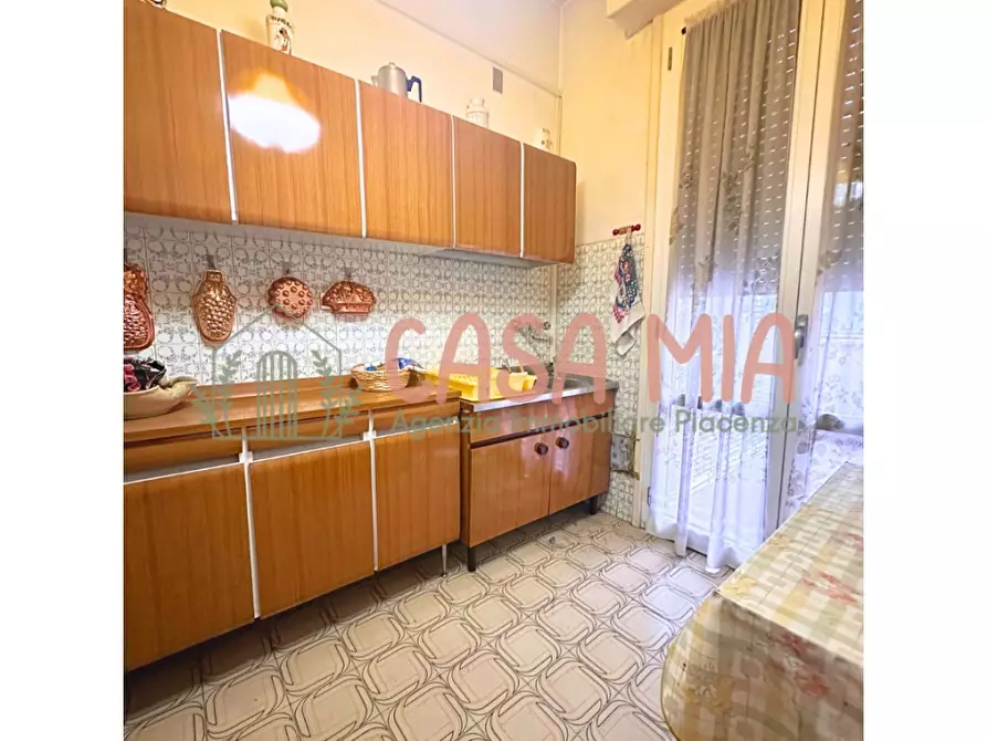 Immagine 1 di Appartamento in vendita  in via nasalli rocca a Piacenza