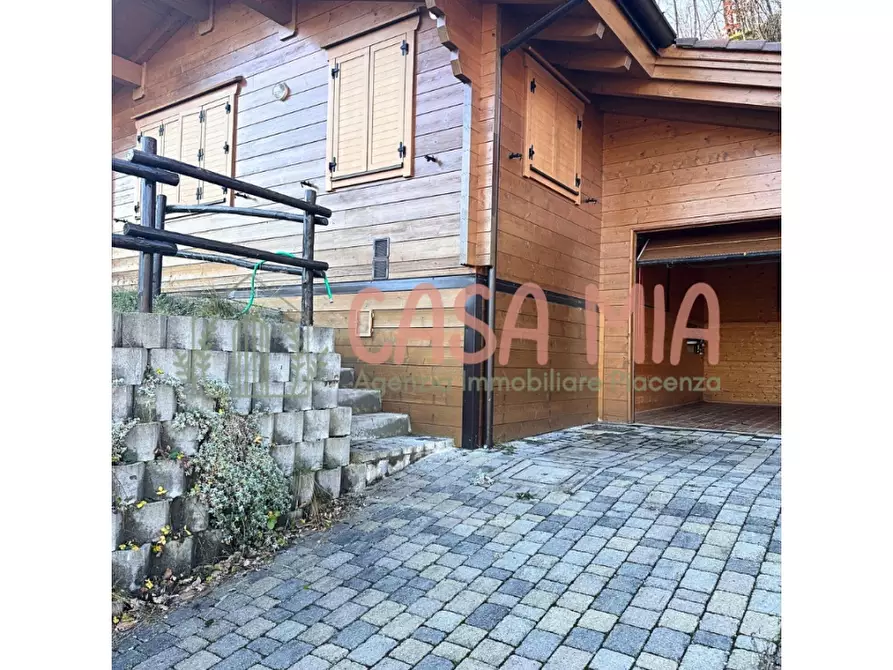 Immagine 1 di Villa in vendita  in località Cosalco' a Ferriere