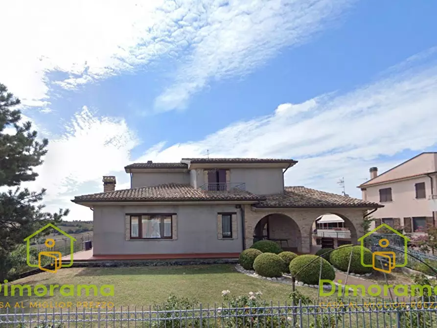 Immagine 1 di Villa in vendita  in Via Leonardo da Vinci n. 28 a Agugliano