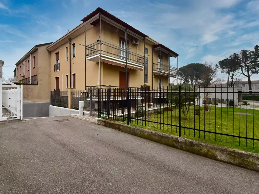 Immagine 1 di Appartamento in vendita  in Via Padova a Senago