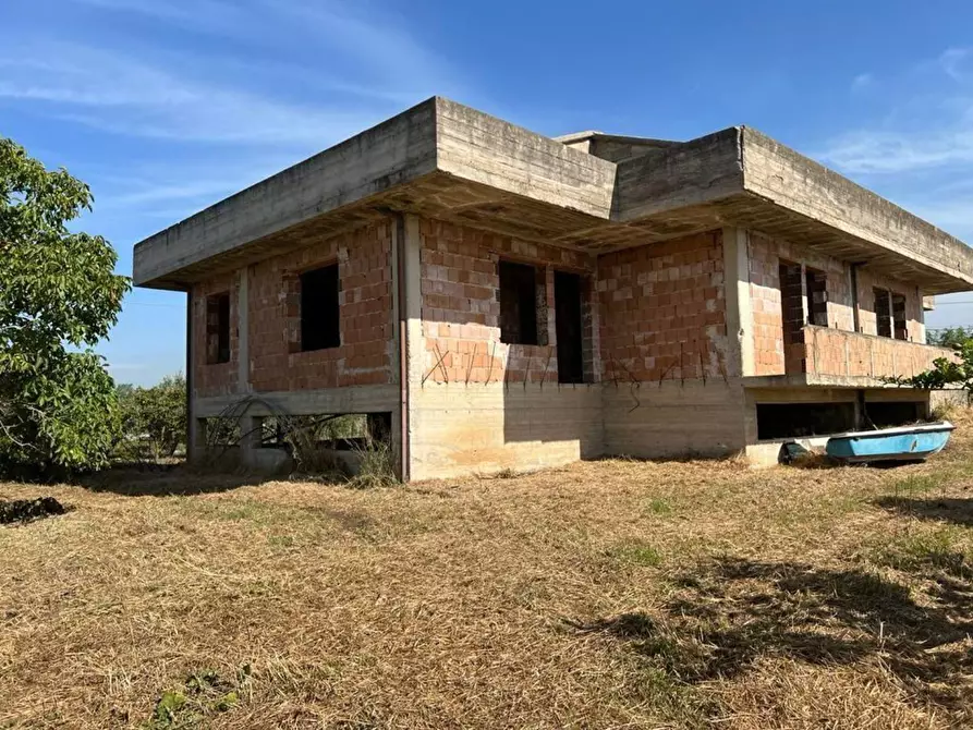Immagine 1 di Villa in vendita  in Tufariello 40 a Battipaglia