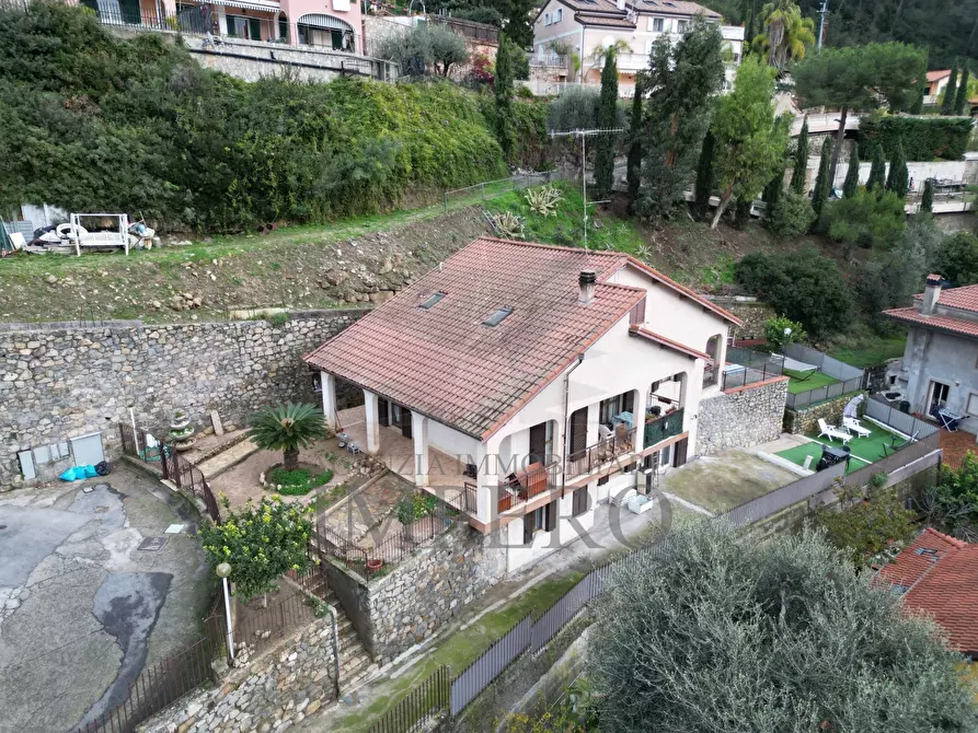 Immagine 1 di Villa in vendita  in Via G. Calsamiglia a Ventimiglia
