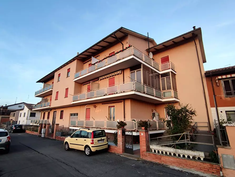 Immagine 1 di Appartamento in vendita  in Via Belvedere a Castiglione In Teverina