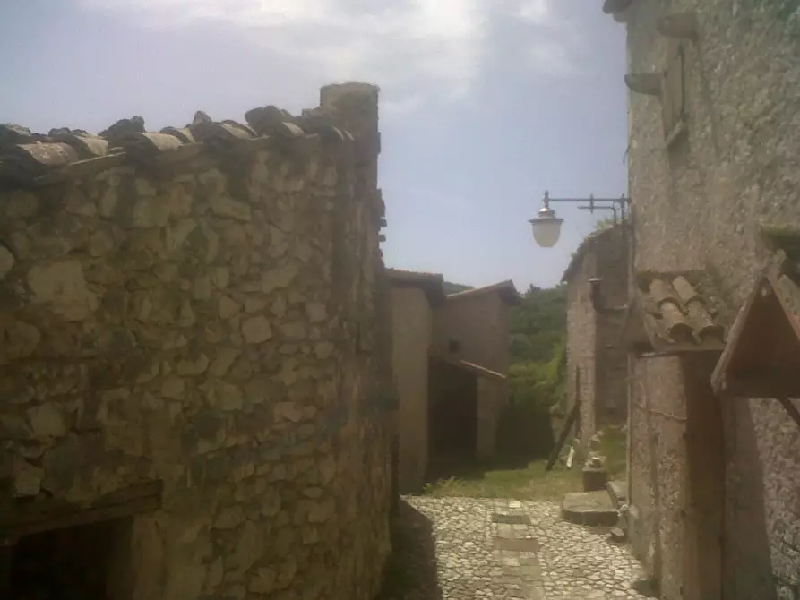 Immagine 1 di Rustico / casale in vendita  a Spoleto