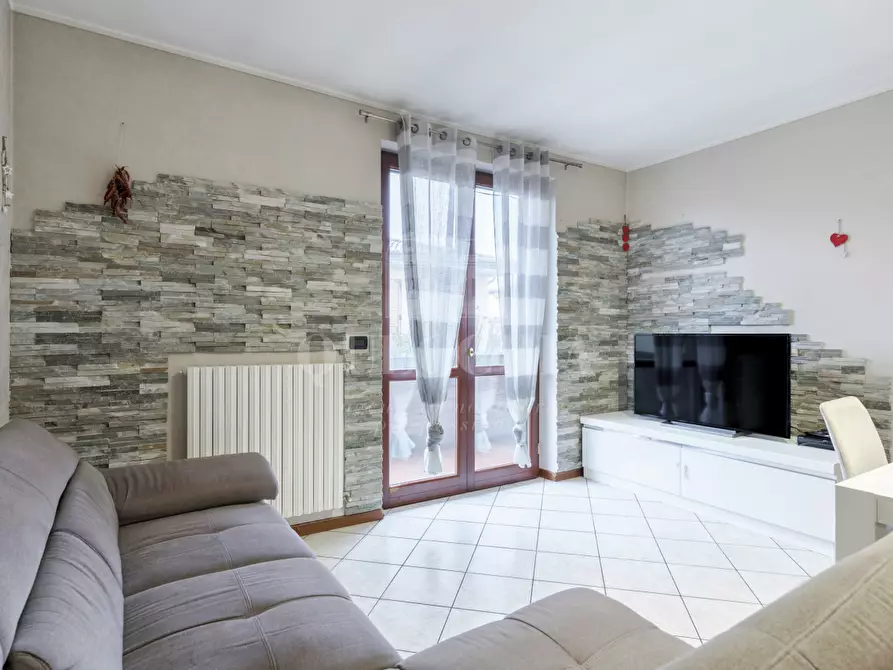Immagine 1 di Appartamento in vendita  in Via Fratelli Cervi a Castenedolo
