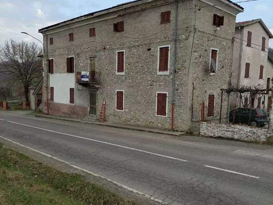 Immagine 1 di Casa indipendente in vendita  a Fornovo Di Taro