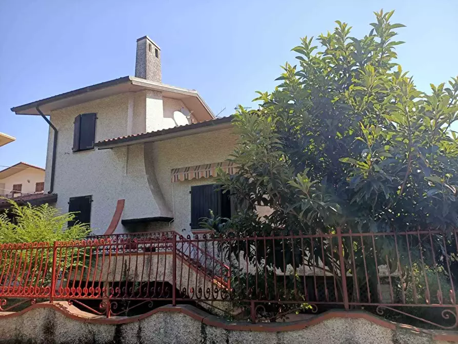 Immagine 1 di Villa in vendita  a Pontremoli