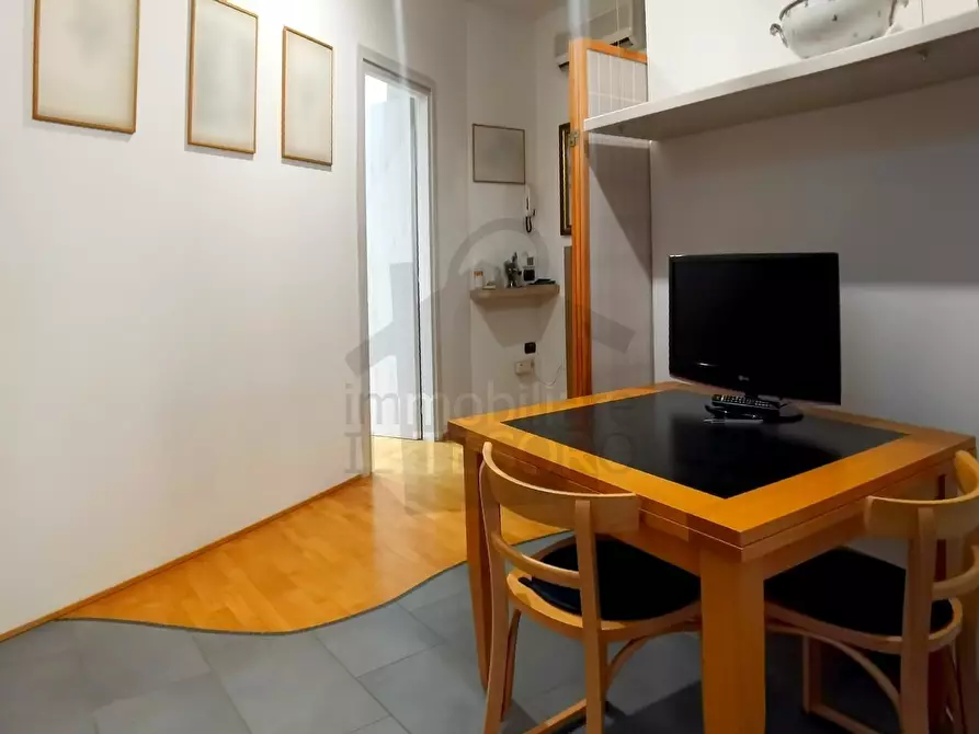 Immagine 1 di Appartamento in vendita  in Via Mirandola a Rimini