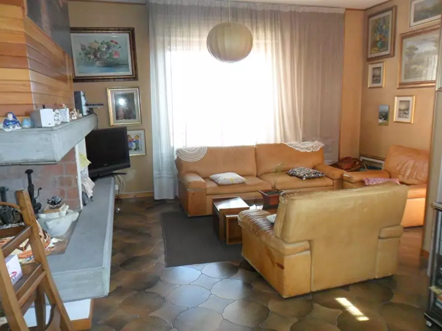 Immagine 1 di Appartamento in vendita  a Castelnuovo Magra
