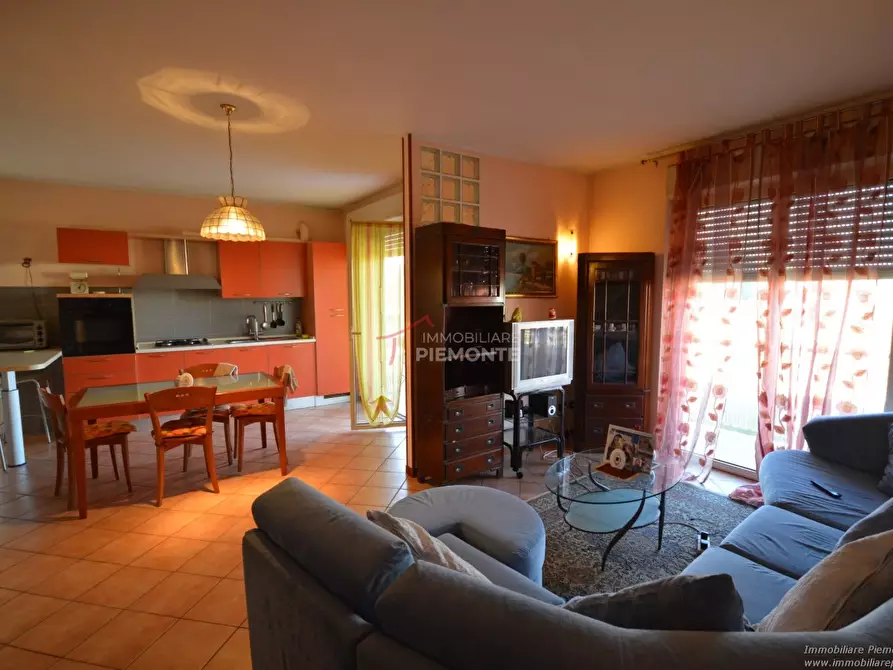 Immagine 1 di Appartamento in vendita  a Borgomanero