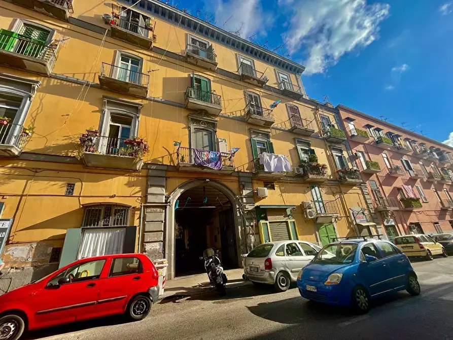 Immagine 1 di Appartamento in vendita  in via pigna a Napoli