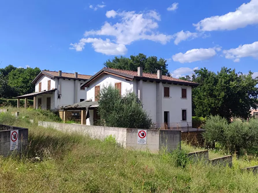 Immagine 1 di Villa in vendita  in via dei platani a Penna In Teverina