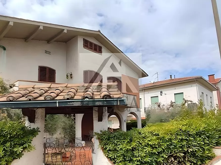Immagine 1 di Villa in vendita  in Via del Castellare a Santa Croce Sull'arno