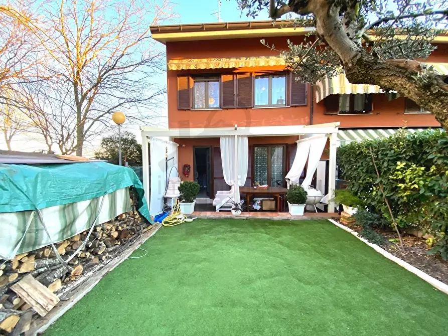 Immagine 1 di Villa in vendita  in Via messina a Verucchio