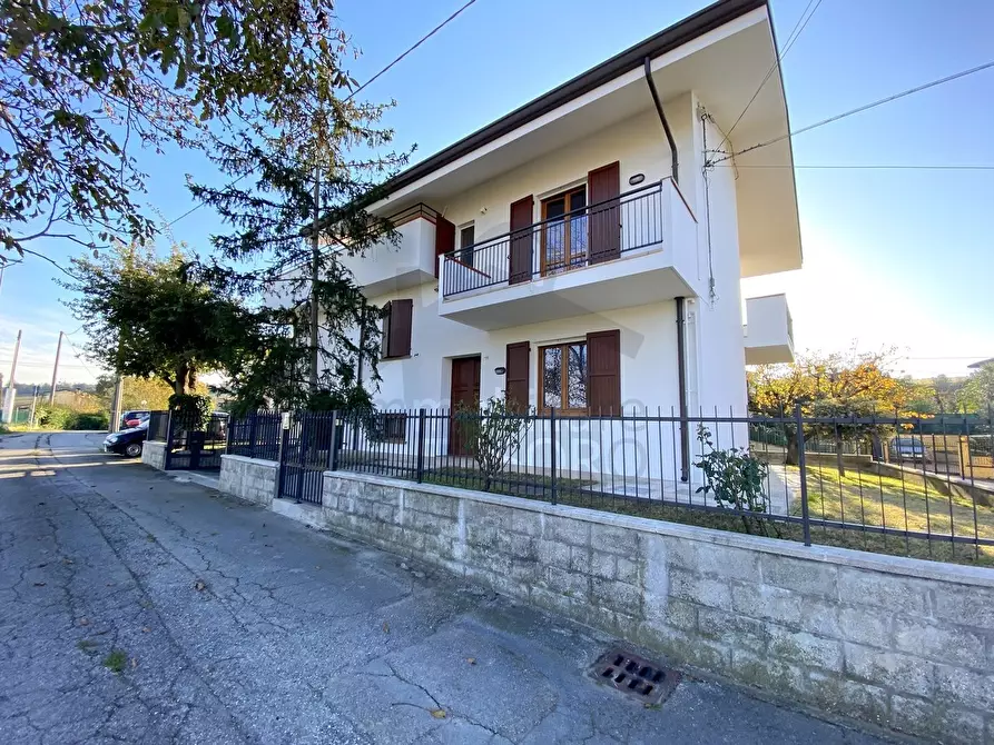 Immagine 1 di Villa in vendita  in Via Manducchi a Santarcangelo Di Romagna
