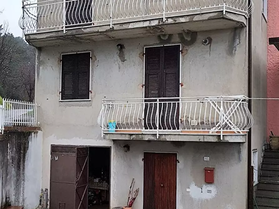 Immagine 1 di Appartamento in vendita  in Via Carignano a Fosdinovo