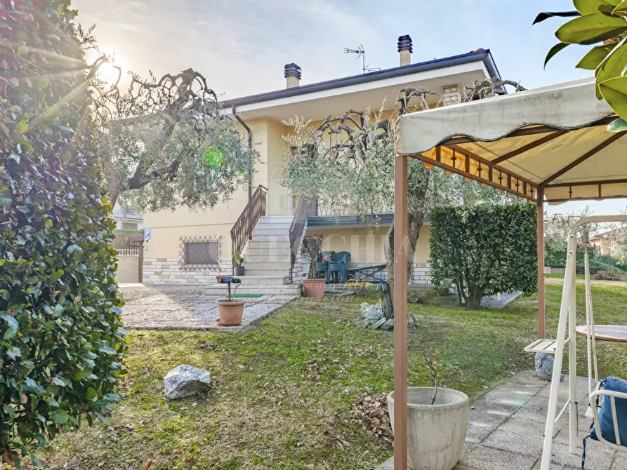 Immagine 1 di Villa in vendita  in Via Riare a Lazise