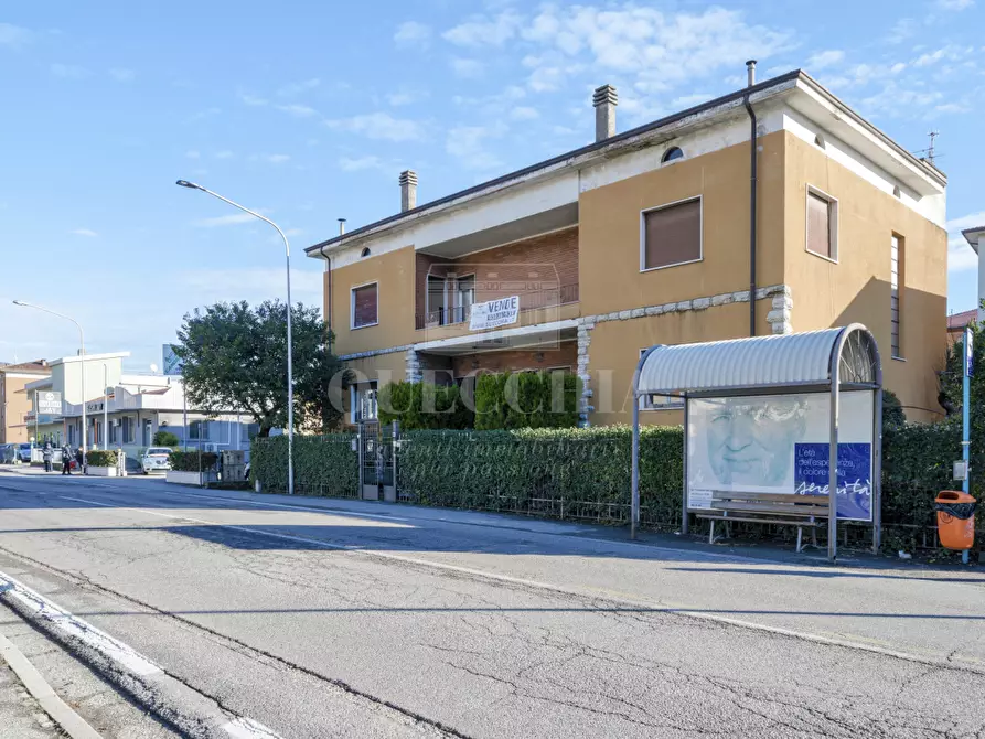 Immagine 1 di Villa in vendita  in Via Gosa Andrea a Gavardo