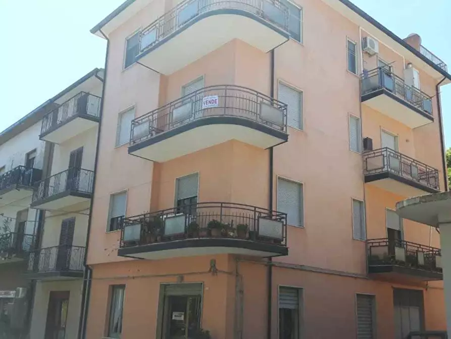 Immagine 1 di Appartamento in vendita  in Via Dante Alighieri a San Demetrio Corone