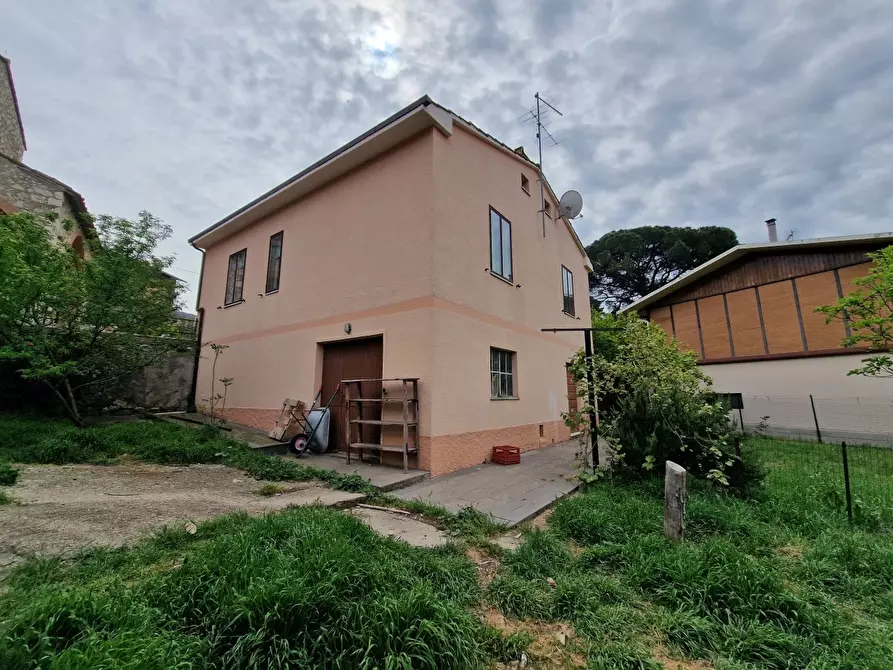 Immagine 1 di Villa in vendita  in Via Madonna dei Pini a Alviano