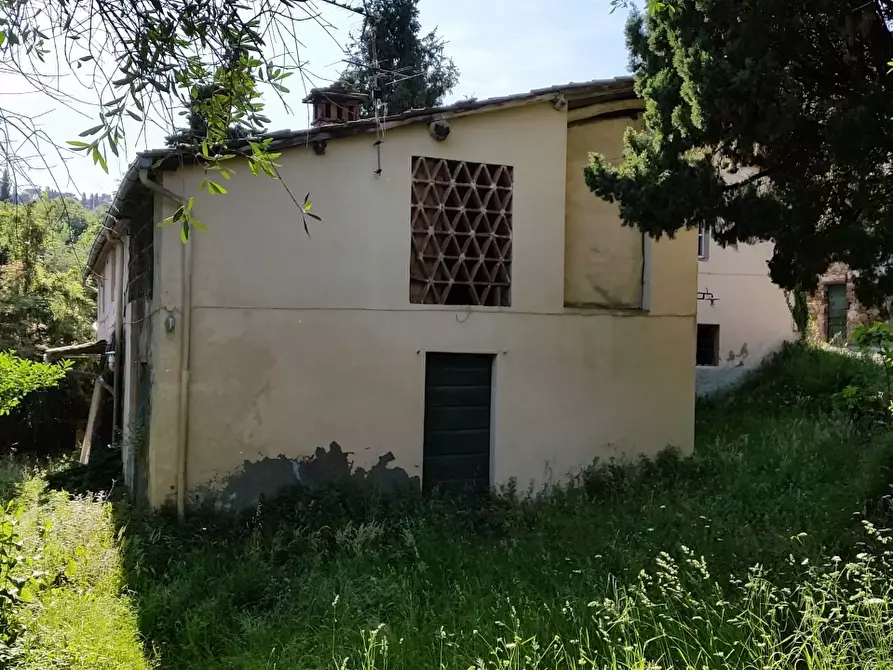 Immagine 1 di Rustico / casale in vendita  in bocconi a Lucca
