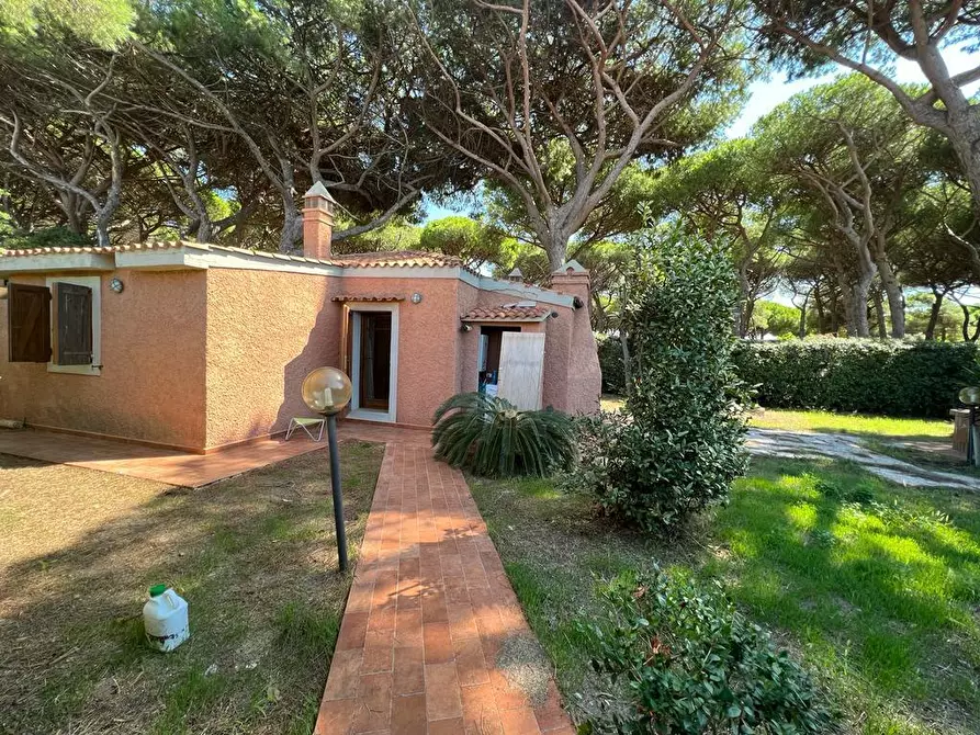 Immagine 1 di Villa in vendita  in Via Argentario a Orbetello