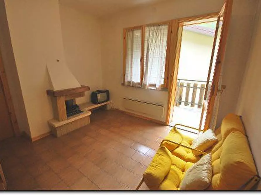 Immagine 1 di Appartamento in vendita  a Ventasso