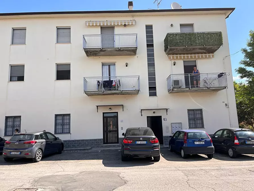 Immagine 1 di Appartamento in vendita  in SS357 a Medesano