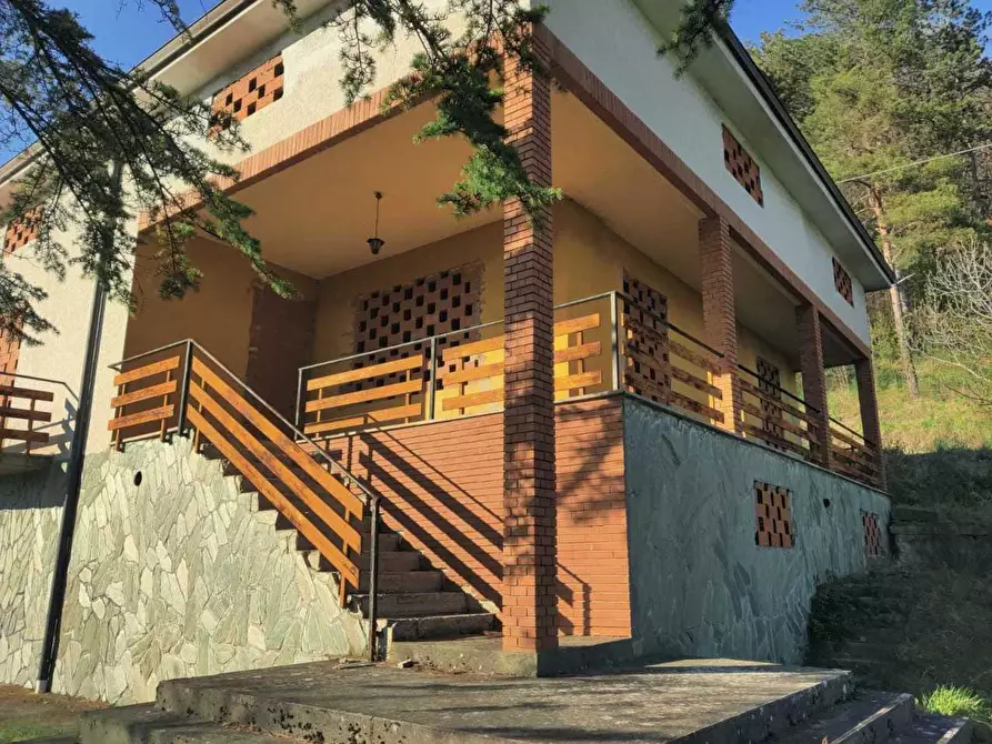 Immagine 1 di Villa in vendita  a Solignano