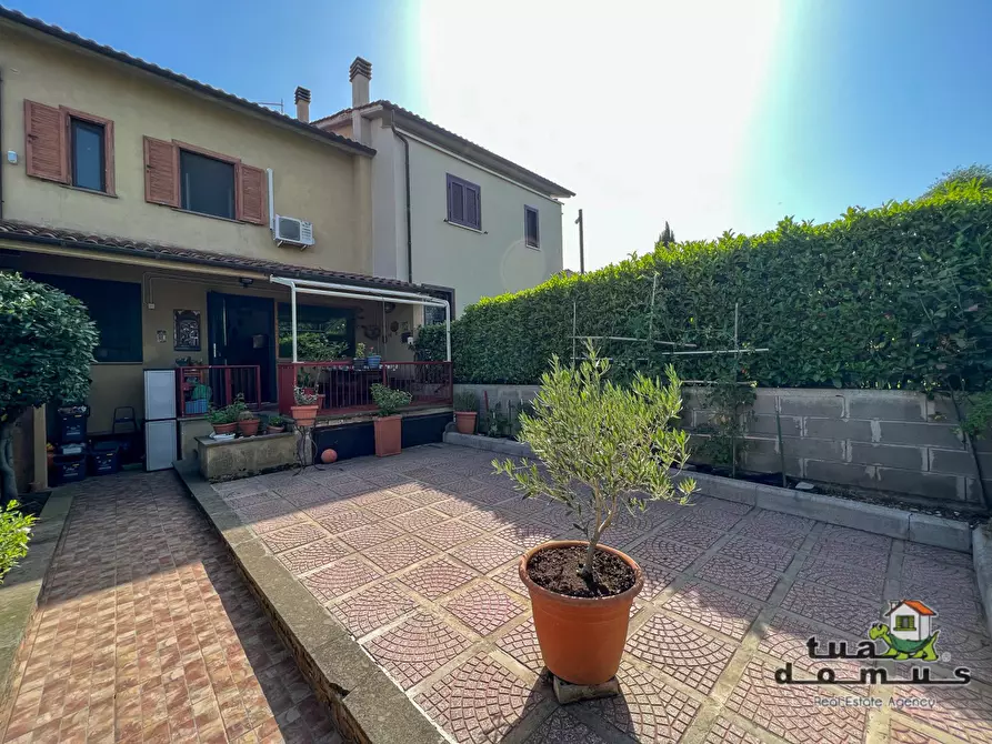 Immagine 1 di Villa in vendita  a Ronciglione