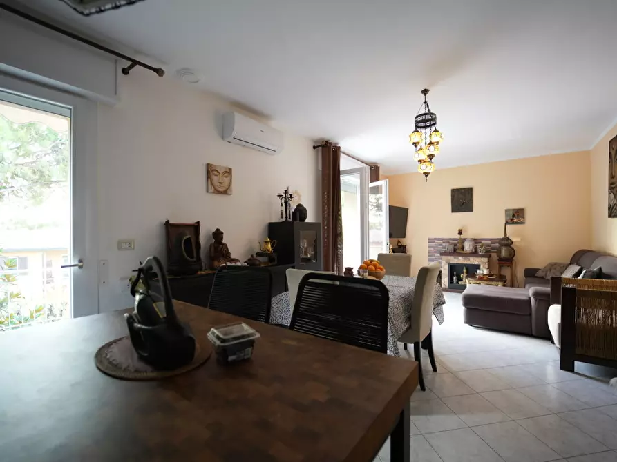 Immagine 1 di Appartamento in vendita  in Via Grazia Deledda a Borghi