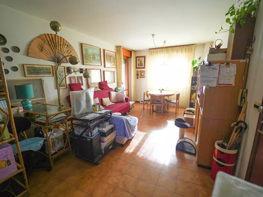 Immagine 1 di Appartamento in vendita  in Via del Biancospino a Rimini