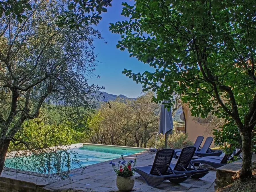 Immagine 1 di Villa in vendita  a Fivizzano