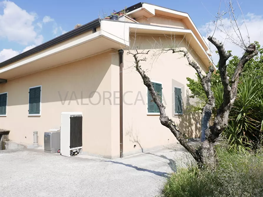 Immagine 1 di Casa indipendente in vendita  in Via Provinciale Avenza Sarzana a Carrara