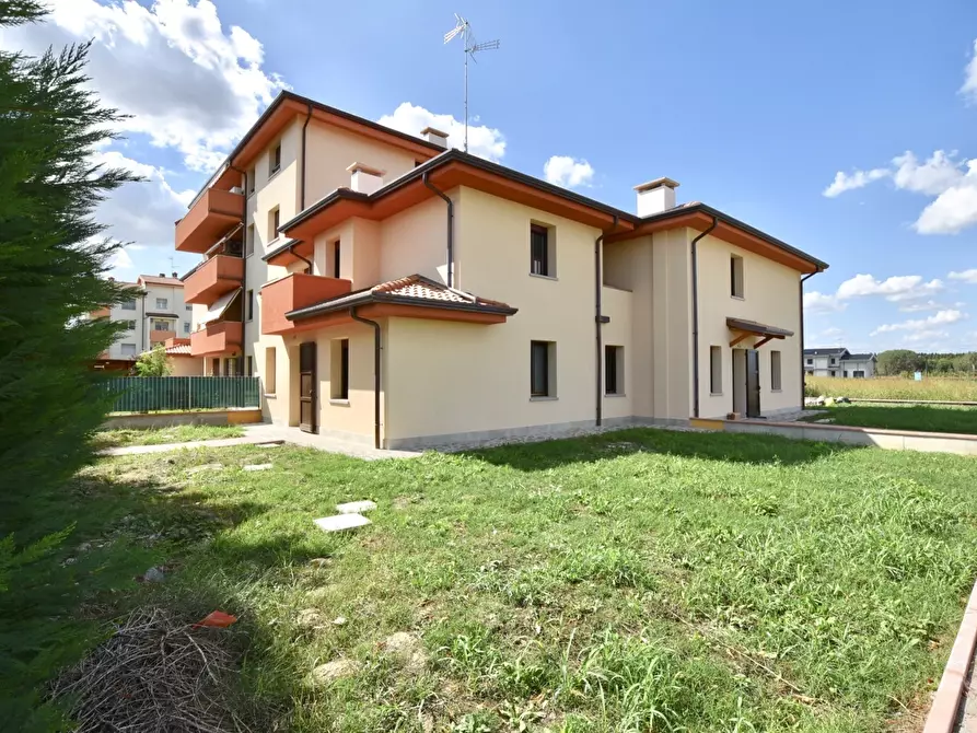 Immagine 1 di Villa in vendita  in Via Carlo Alberto Dalla Chiesa a San Pietro In Casale