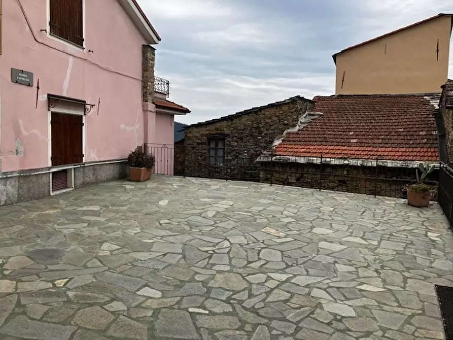 Immagine 1 di Appartamento in vendita  in Villa guardia a Chiusanico
