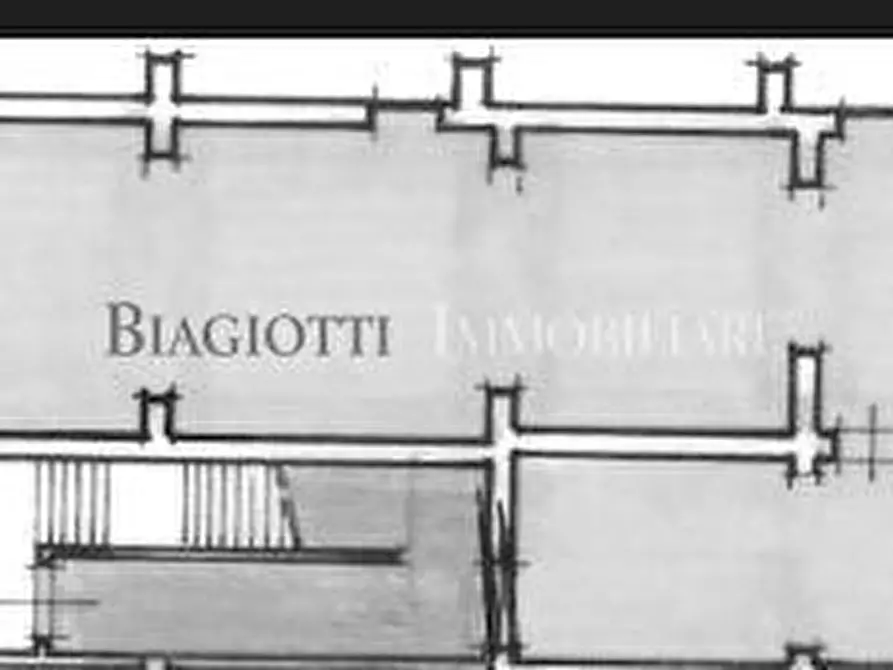 Immagine 1 di Magazzino in vendita  a Livorno