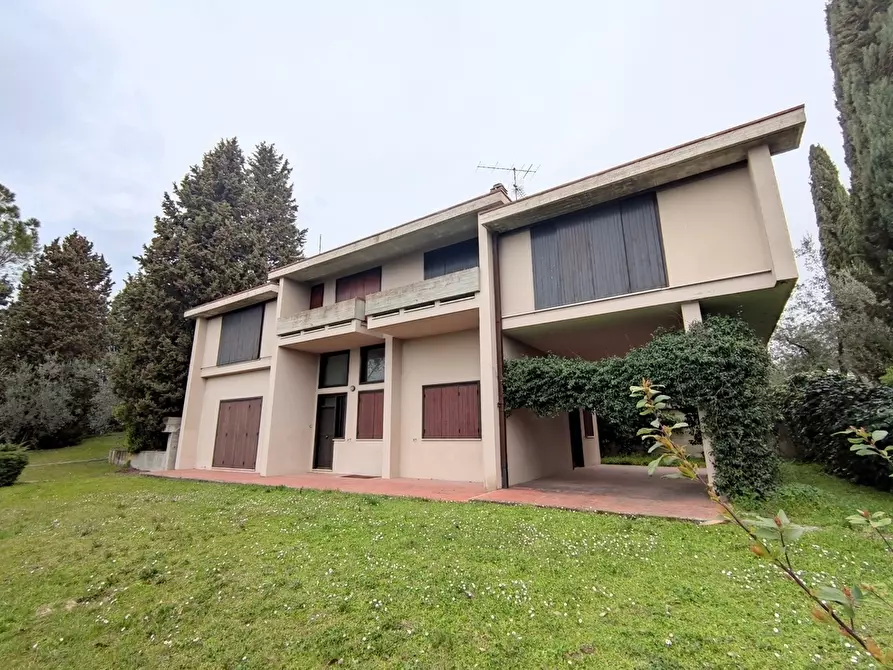 Immagine 1 di Casa indipendente in vendita  a Terni
