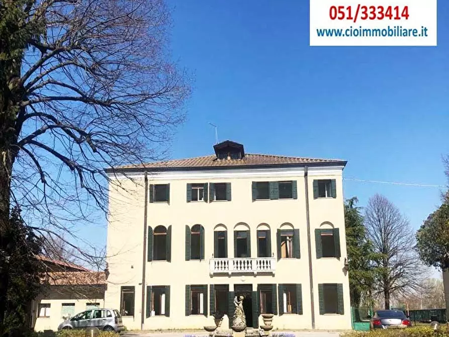 Immagine 1 di Villa in vendita  a San Dona' Di Piave